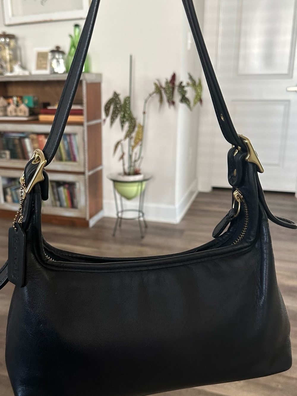 Vintage Coach Legacy Small Hobo Bag Black Leather Brass Hardware Shoulder Bag Y2 - Picture 11 of 13